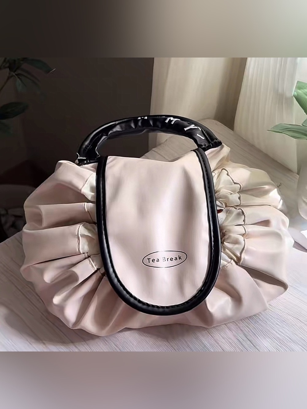 Handbag Black Handl Drawstring Travel BAG Barrel-Shaped Aluminum Hasp Closure NW